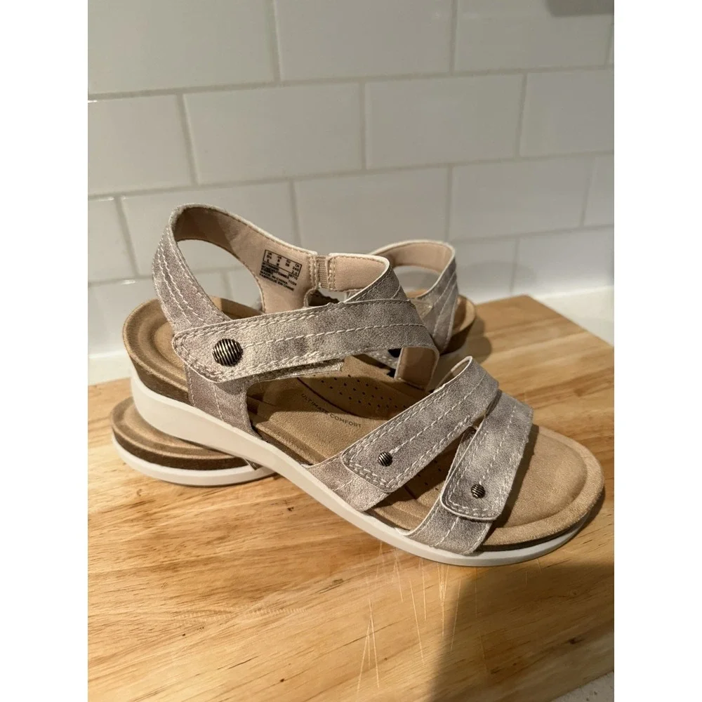 Clarks Women's April Dove Platinum